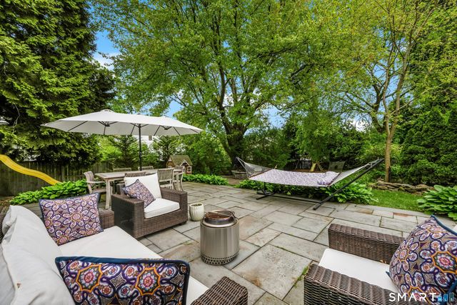 229 West Avenue, Darien, CT 06820