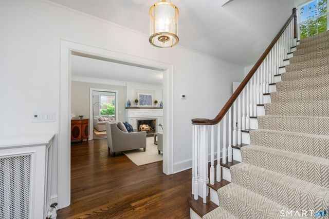 229 West Avenue, Darien, CT 06820