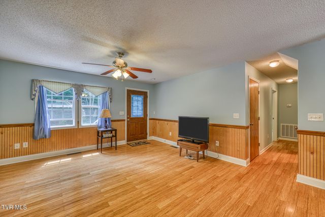 7519 Wolf Run Road, Bristol, VA 24202