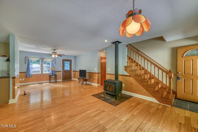 7519 Wolf Run Road, Bristol, VA 24202