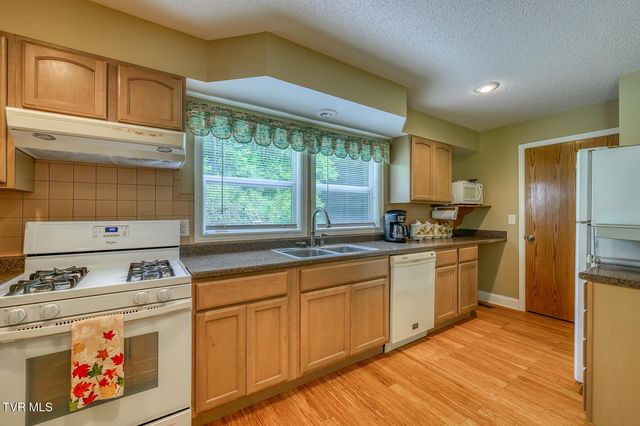 7519 Wolf Run Road, Bristol, VA 24202