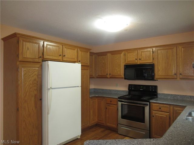 8553 Indian Creek Drive, Poland, OH 44514