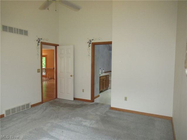 8553 Indian Creek Drive, Poland, OH 44514
