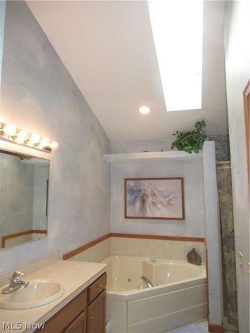 8553 Indian Creek Drive, Poland, OH 44514