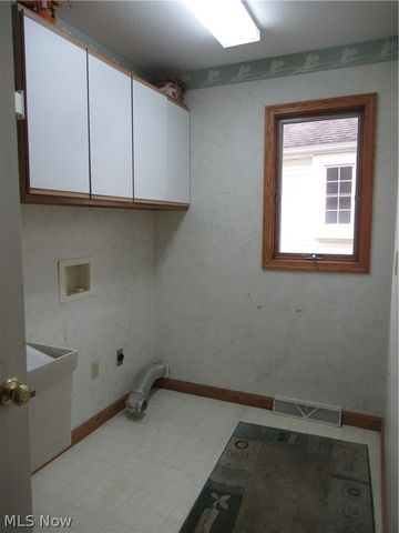 8553 Indian Creek Drive, Poland, OH 44514
