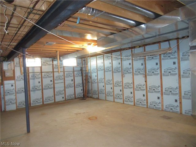8553 Indian Creek Drive, Poland, OH 44514