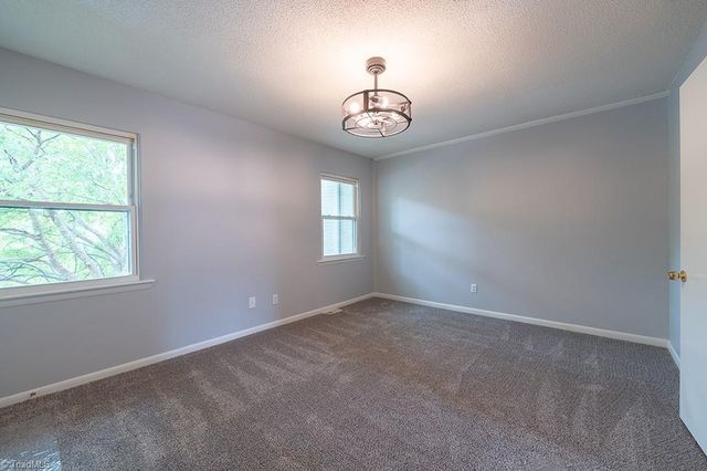 5707 Bramblegate Road J, Greensboro, NC 27409