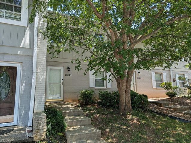 5707 Bramblegate Road J, Greensboro, NC 27409