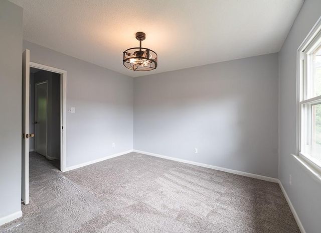 5707 Bramblegate Road J, Greensboro, NC 27409