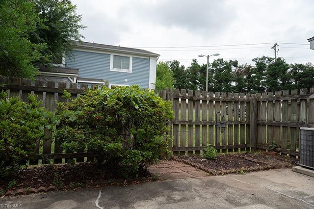 5707 Bramblegate Road J, Greensboro, NC 27409