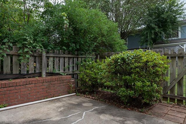 5707 Bramblegate Road J, Greensboro, NC 27409