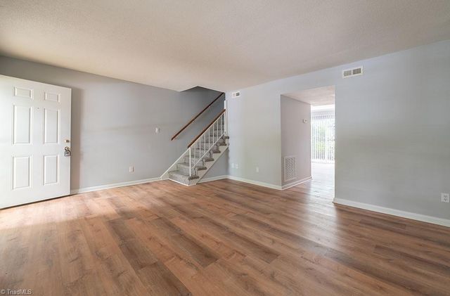 5707 Bramblegate Road J, Greensboro, NC 27409