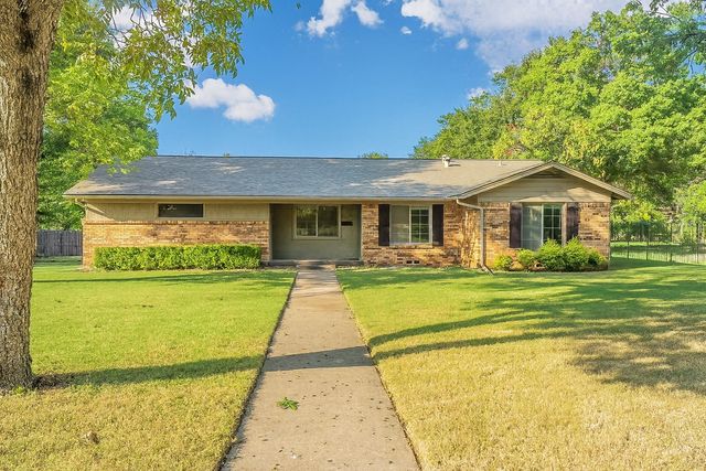 1717 W 2nd Street, Arlington, TX 76013