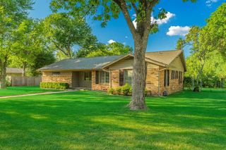 1717 W 2nd Street, Arlington, TX 76013