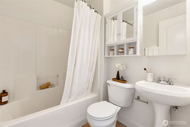 206 24th Avenue E, Seattle, WA 98112