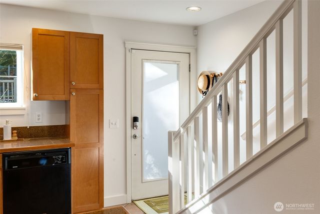 206 24th Avenue E, Seattle, WA 98112