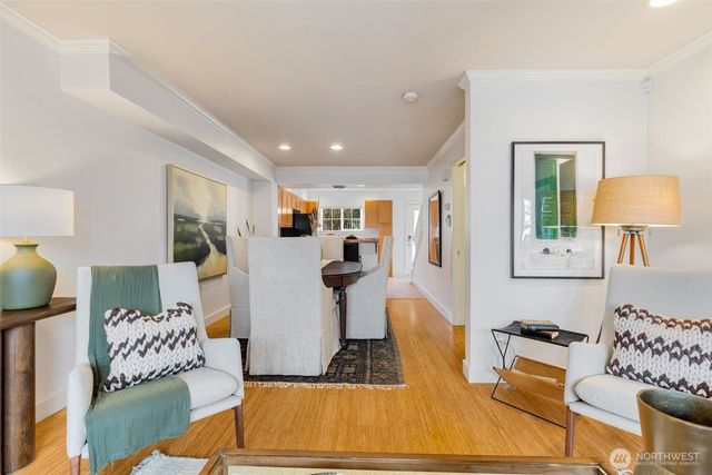 206 24th Avenue E, Seattle, WA 98112