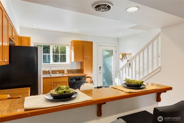 206 24th Avenue E, Seattle, WA 98112