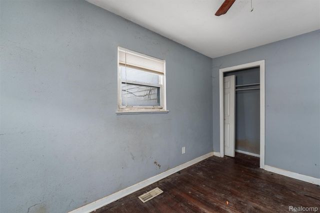 13335 Charlotte Avenue, Warren, MI 48089