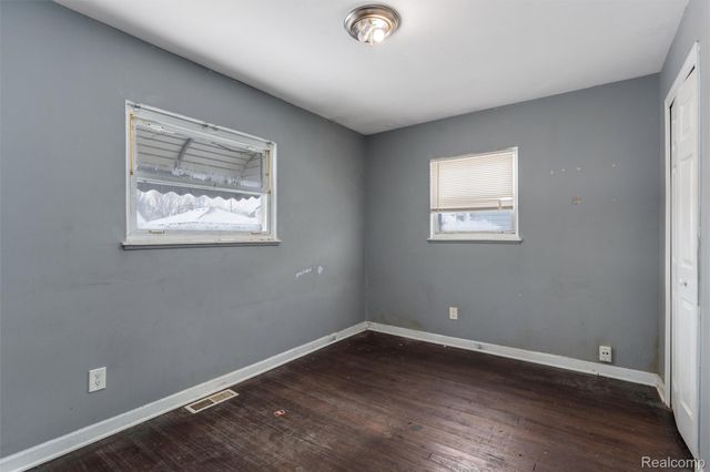 13335 Charlotte Avenue, Warren, MI 48089