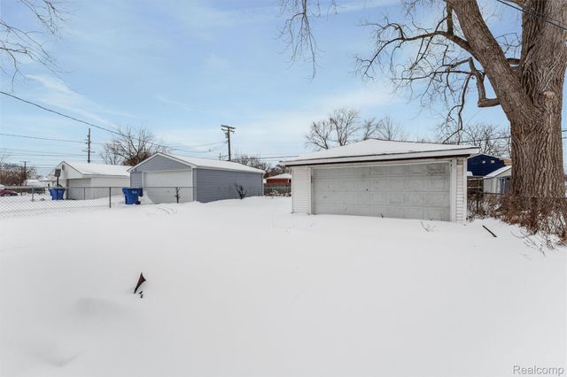 13335 Charlotte Avenue, Warren, MI 48089