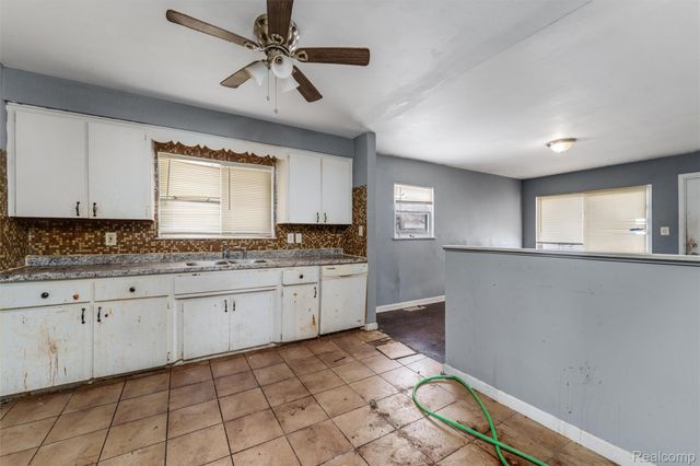 13335 Charlotte Avenue, Warren, MI 48089