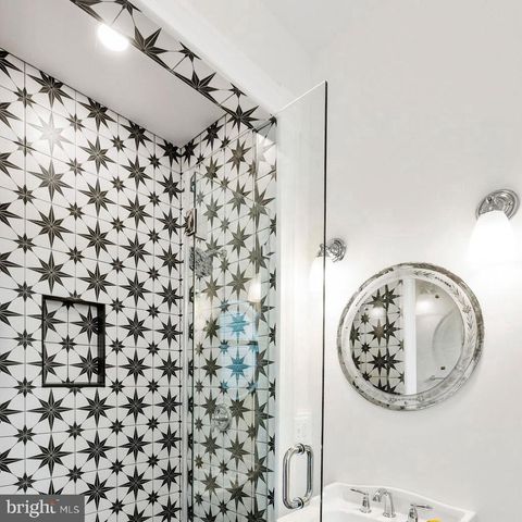 558 GAY ST, Washington, VA 22747