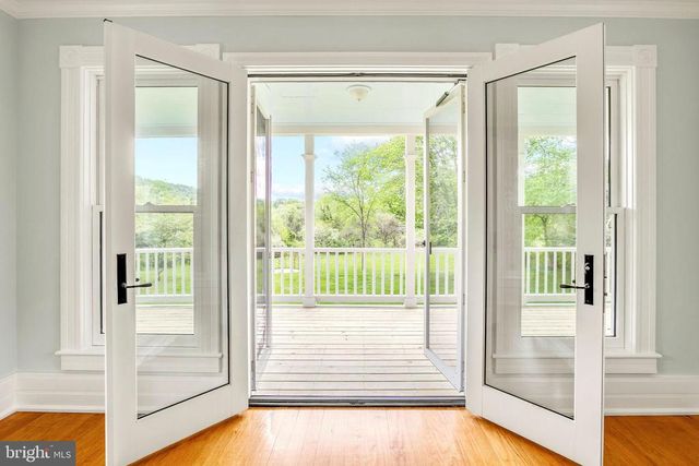558 GAY ST, Washington, VA 22747