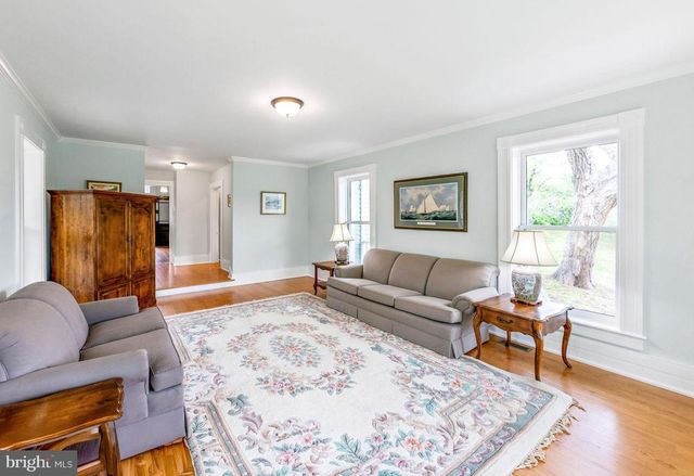 558 GAY ST, Washington, VA 22747