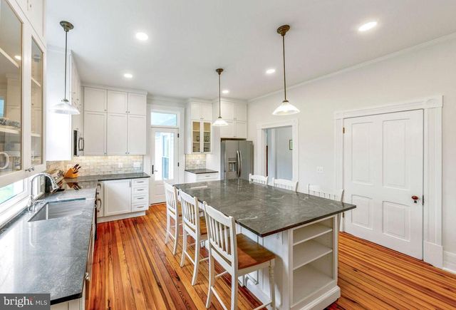 558 GAY ST, Washington, VA 22747