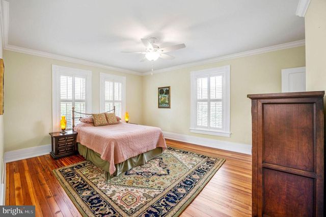 558 GAY ST, Washington, VA 22747