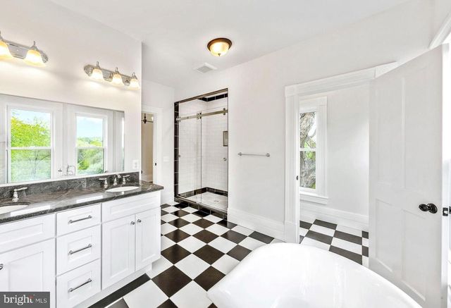 558 GAY ST, Washington, VA 22747
