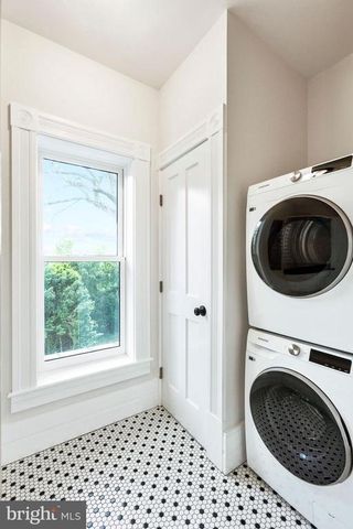 558 GAY ST, Washington, VA 22747
