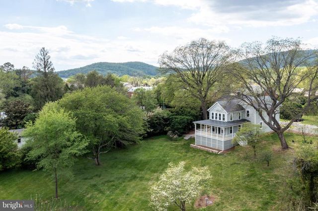 558 GAY ST, Washington, VA 22747