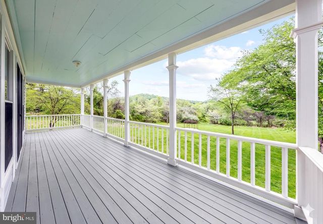 558 GAY ST, Washington, VA 22747