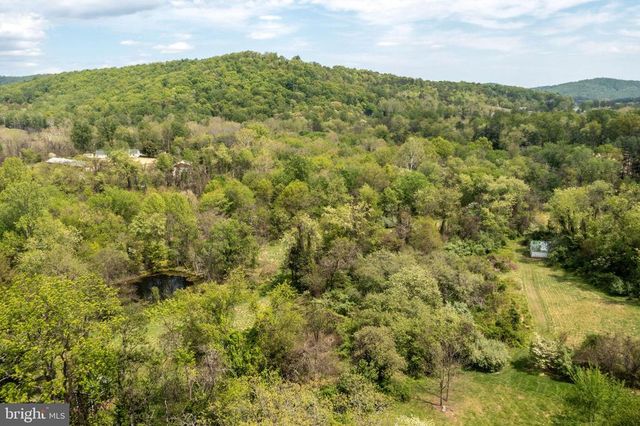 558 GAY ST, Washington, VA 22747