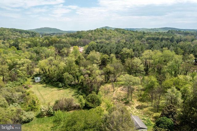 558 GAY ST, Washington, VA 22747