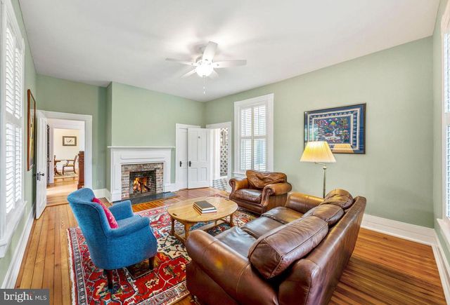 558 GAY ST, Washington, VA 22747