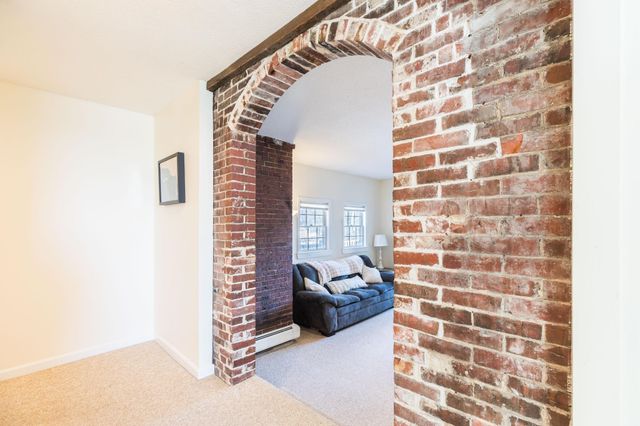 713 Central Ave Apt 3, Dover, NH 03820