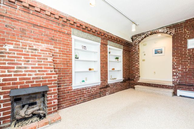 713 Central Ave Apt 3, Dover, NH 03820