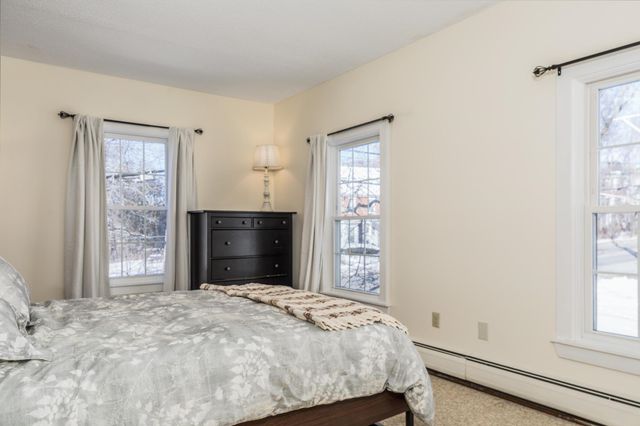 713 Central Ave Apt 3, Dover, NH 03820