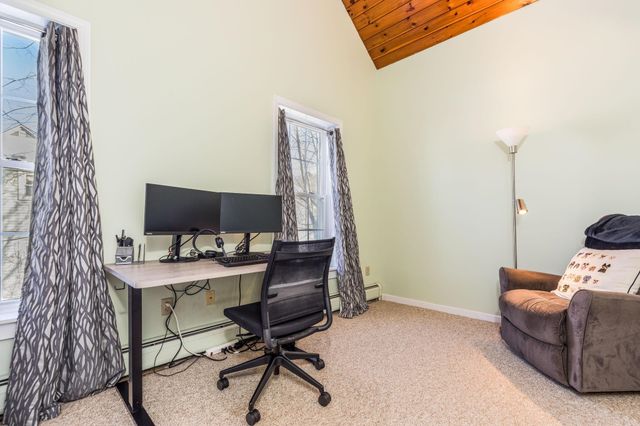 713 Central Ave Apt 3, Dover, NH 03820