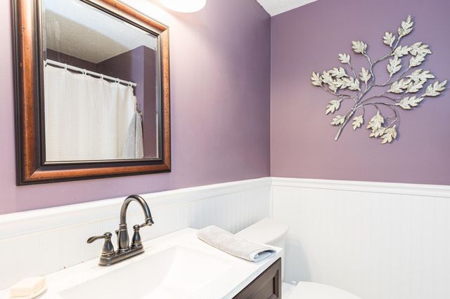 713 Central Ave Apt 3, Dover, NH 03820