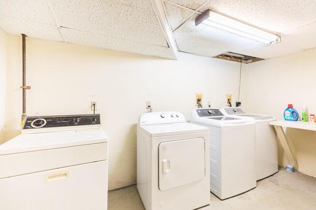 713 Central Ave Apt 3, Dover, NH 03820