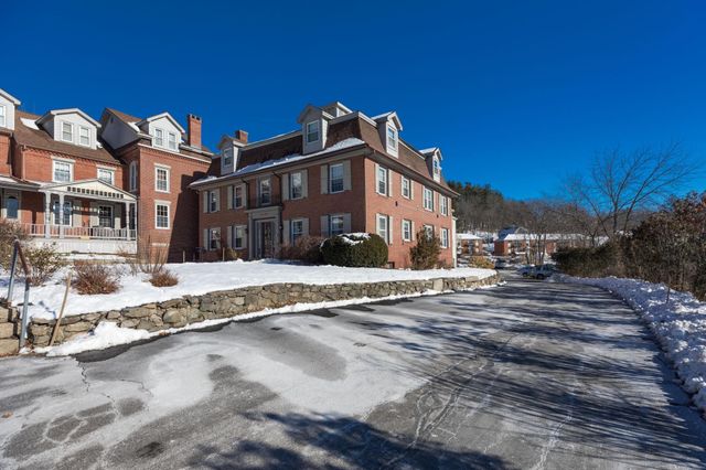 713 Central Ave Apt 3, Dover, NH 03820