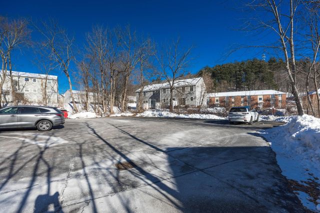 713 Central Ave Apt 3, Dover, NH 03820