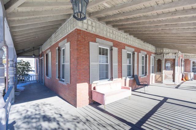 713 Central Ave Apt 3, Dover, NH 03820