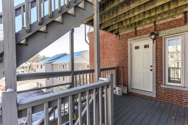 713 Central Ave Apt 3, Dover, NH 03820