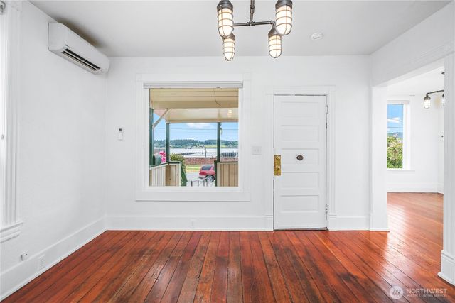 1517 6th Street, Anacortes, WA 98221
