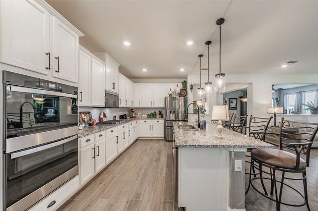 1041 Auburn Drive, Justin, TX 76247